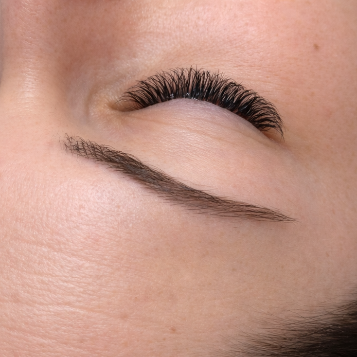 Augenbrauen & Wimpernstyling in Dasing Professionelles Augenbrauenstyling und Wimpernservice bei Alessandra Beauty in Dasing